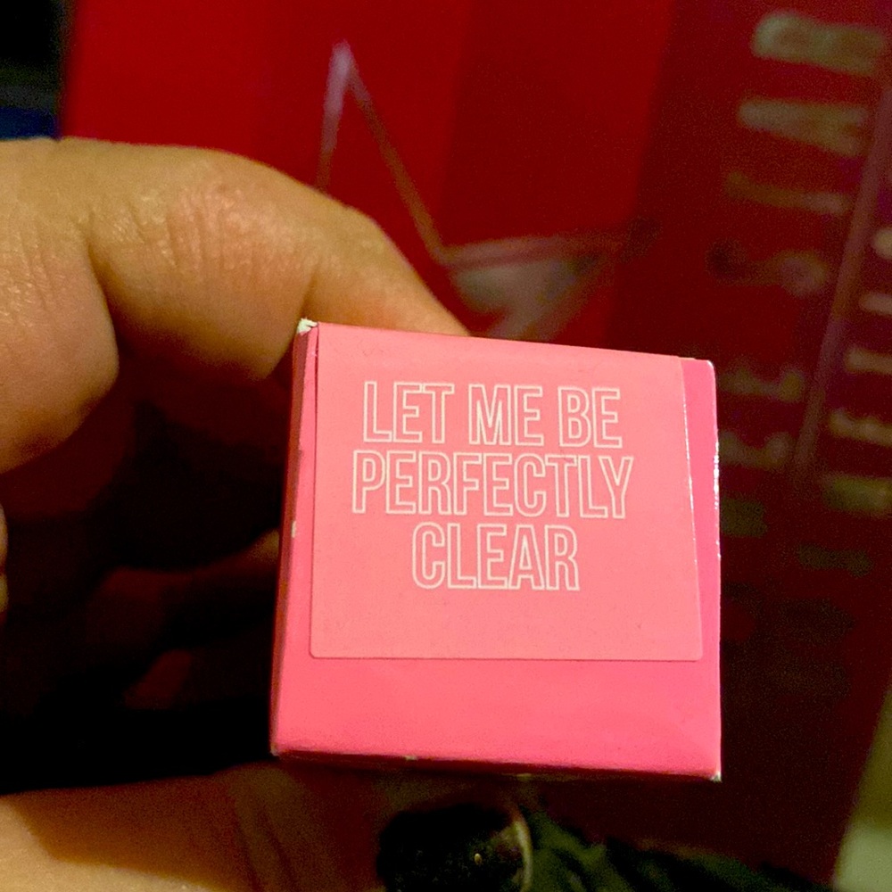 Jeffree Star Gloss “Let’s be perfectly clear”